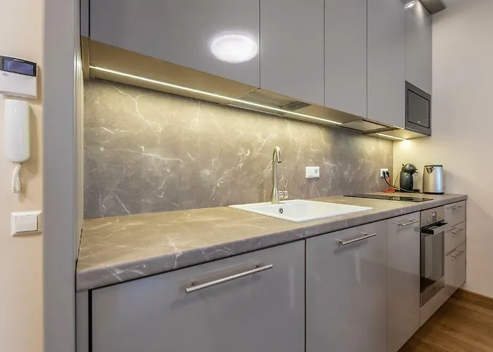 Simpsono Apartamentai Nr.1 פלאנגה